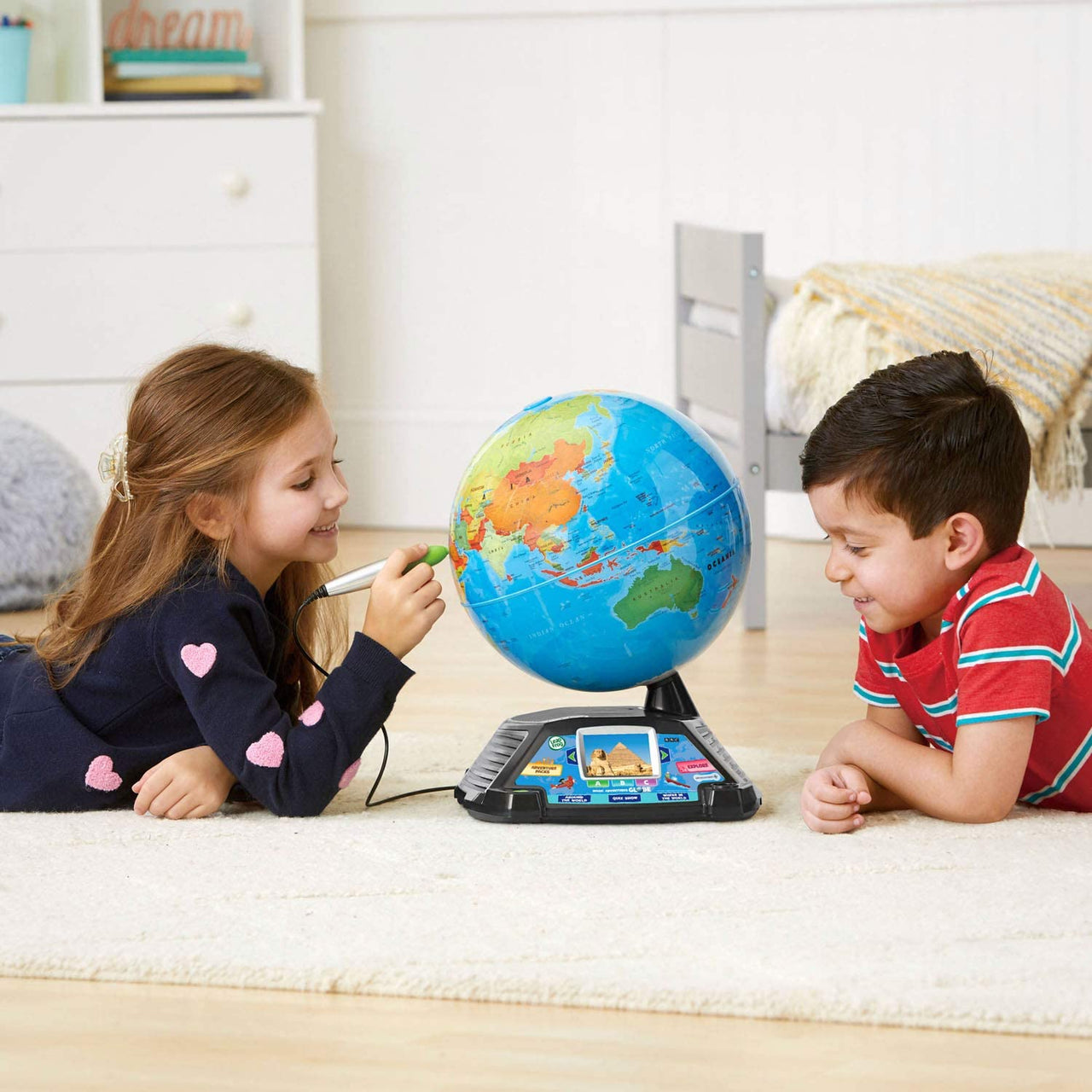 GlobiQuest | Ontdek de wereld spelenderwijs - Interactieve educatieve videoglobe voor kinderen