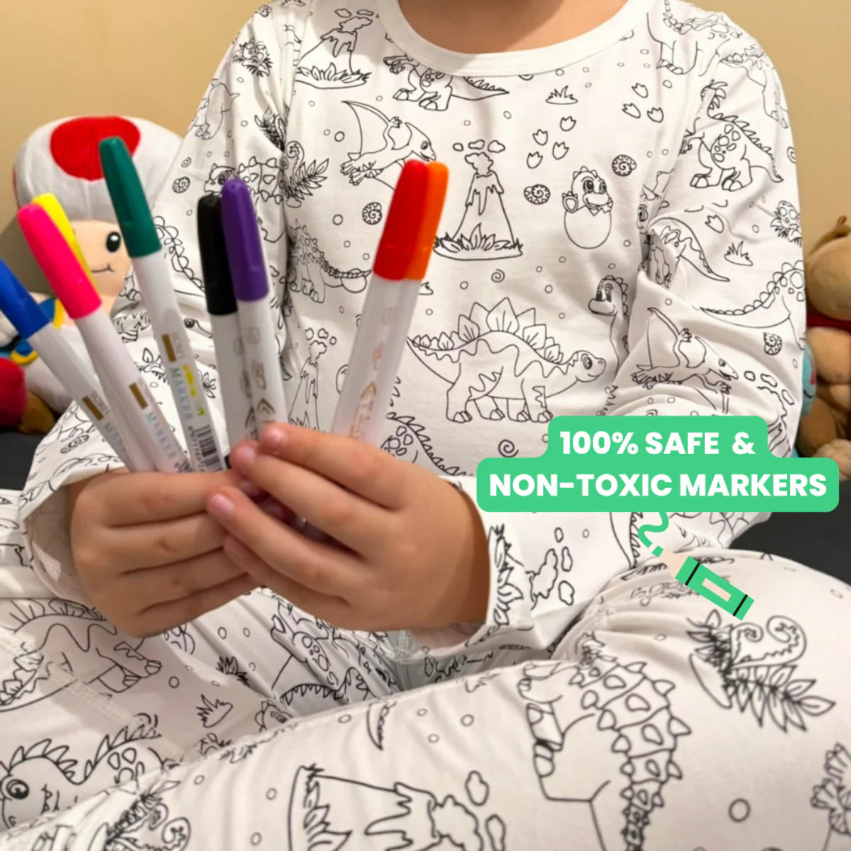 DinoDreams | Colorear y jugar - Conjunto de pijama DIY con estampado de dinosaurio
