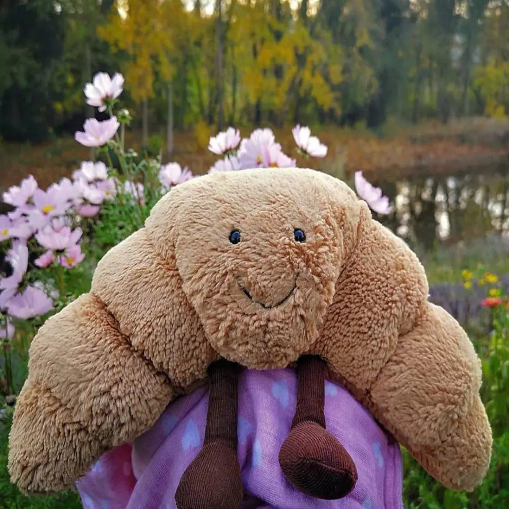 CroissantCuddle Knuffel | Zacht Pluche Kussen 33 cm, Lichtbruin – Vrolijkheid en comfort voor iedereen 3