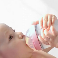 Thumbnail for Ergonomische Babyfles van BPA-vrij Siliconen – Zacht en Veilig Drinken voor Baby's van 0-12 Maanden 6