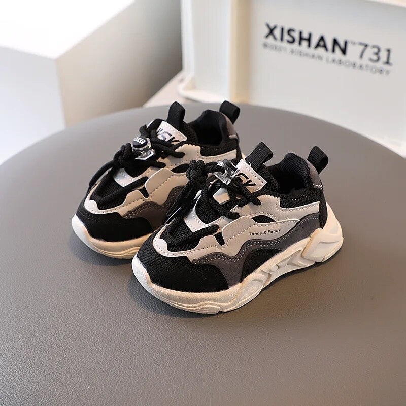 Kindersneakers Maat 21-28 – Ademend Mesh, Lichtgewicht Anti-Slip Sportschoenen voor Jongens en Meisjes 0